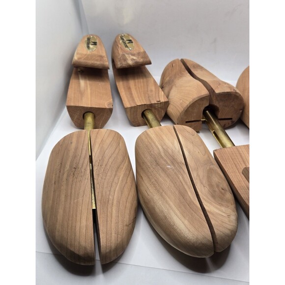 2 Pair Cedar Elements Solid Pine Shoe Trees M - Picture 3 of 7